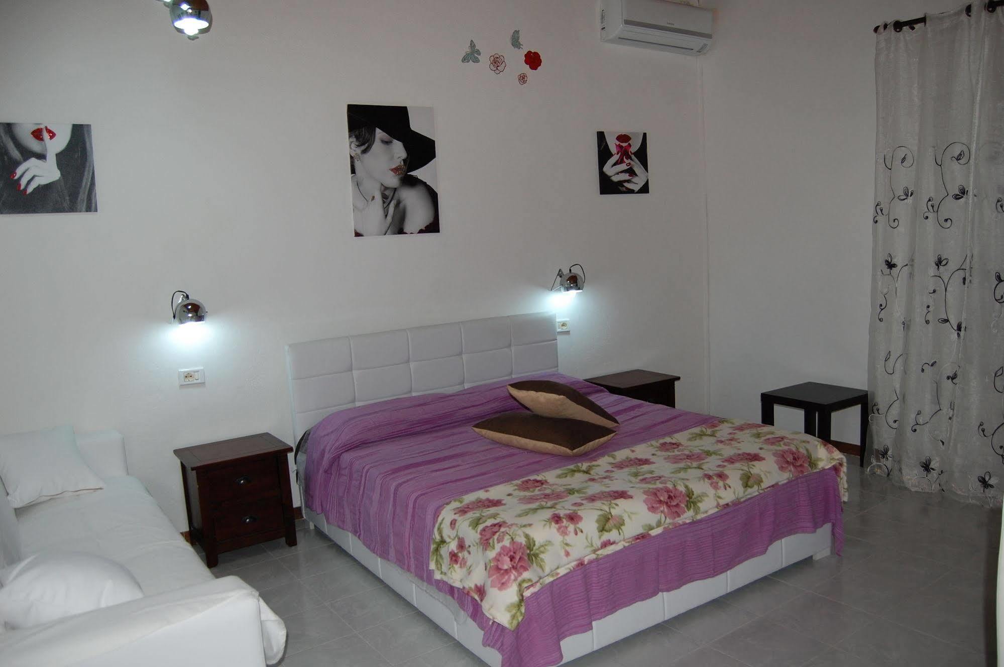 Bed and Breakfast Il Mirto E La Rosa Аренелла Экстерьер фото